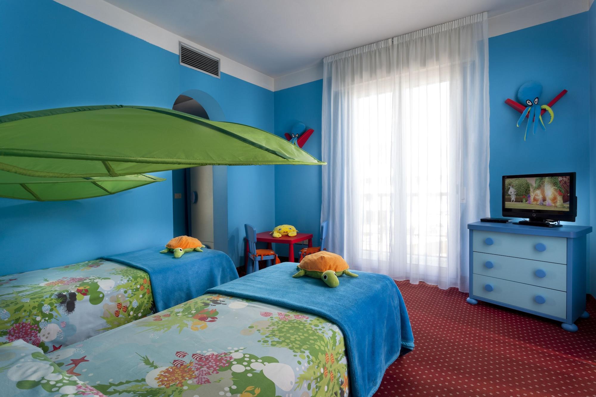 Hotel Milano Helvetia - In Centro Con Piscina Riccione Exterior foto